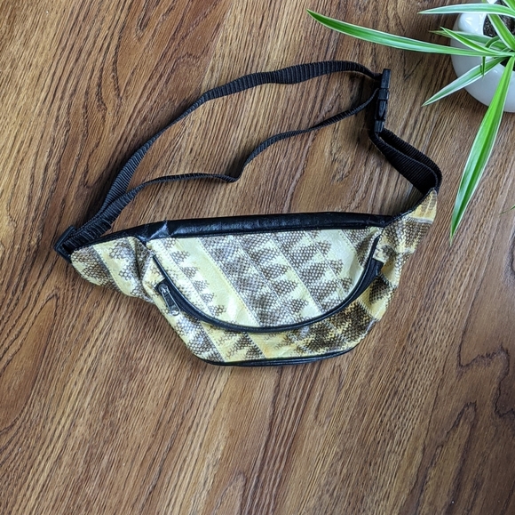 🐍LEE SANDS Vtg Genuine Snakeskin Fanny Pack🐍 - Picture 1 of 5